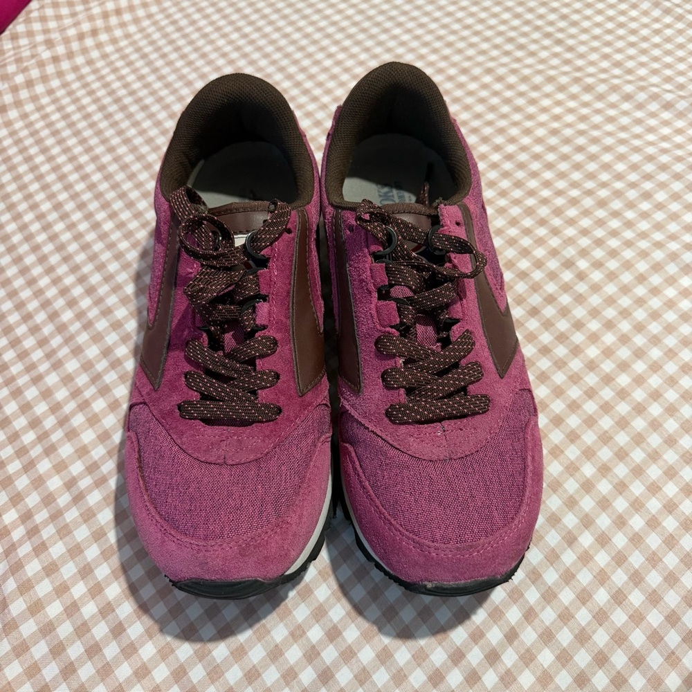 Brooks Women's Athletic Sneakers in Berry and Dark Brown